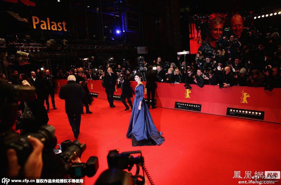 第65届柏林电影节开幕 奥黛丽塔图成红毯之花