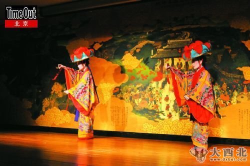 有冲绳特色的古典舞蹈，当年正是为迎接中国使者而创建的。