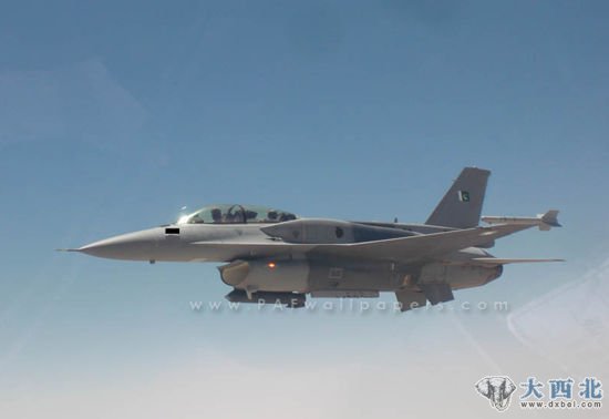 巴基斯坦空军列装的最新型F-16D型战机