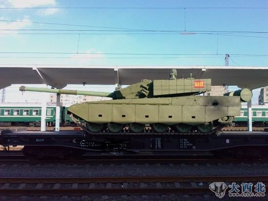 国产最新型99改进型主战坦克。