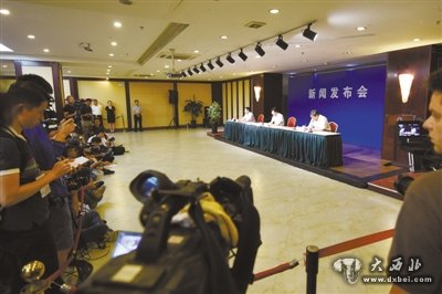 8月15日，天津港“8·12”瑞海公司危险品仓库特别重大火灾爆炸事故举行第四次新闻发布会。新华社发
