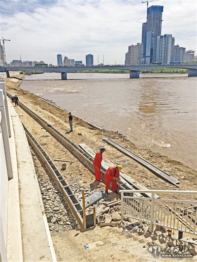 小西湖黄河大桥 北岸河堤修复完成