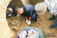 肃州发现三座魏晋墓葬出土大量陶
